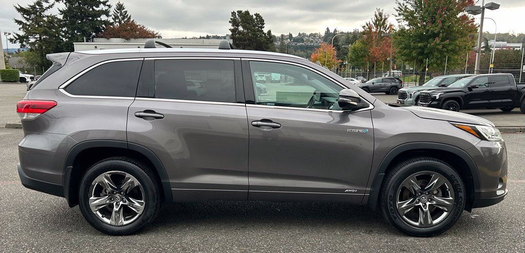 Used 2017 Toyota Highlander Limited Platinum AWD/4WD image 4
