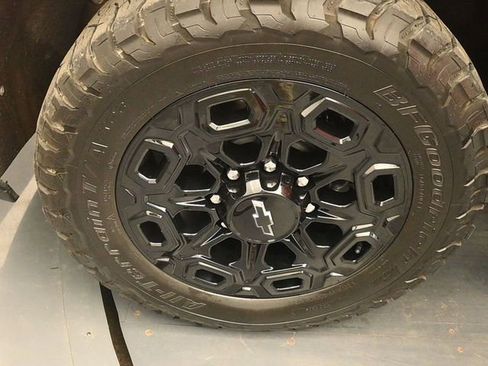 Used 2024 Chevrolet Silverado 2500 LTZ w/ LTZ Plus Package image 16