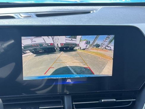 Used 2025 Chevrolet Trax LT w/ Driver Confidence Package image 14