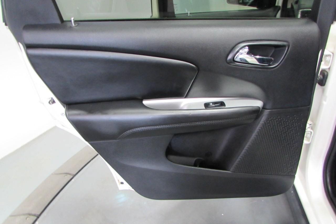 Used 2017 Dodge Journey SE w/ Flexible Seating Group FWD image 24