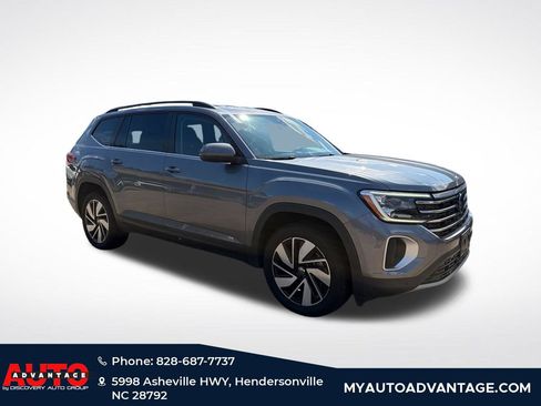 Used 2025 Volkswagen Atlas SE AWD/4WD image 3