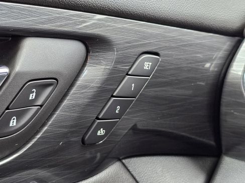 Used 2023 Chevrolet Traverse High Country FWD image 35