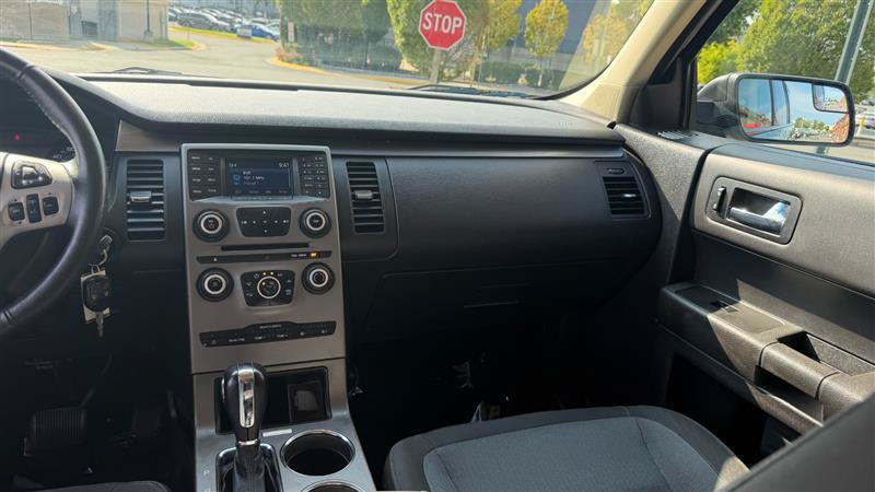 Used 2018 Ford Flex SE FWD image 23