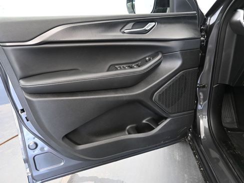 New 2025 Jeep Grand Cherokee L Altitude image 19