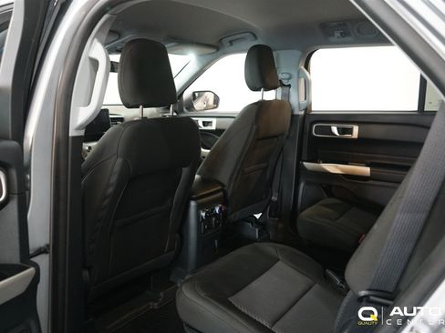 Used 2022 Ford Explorer XLT AWD/4WD image 26