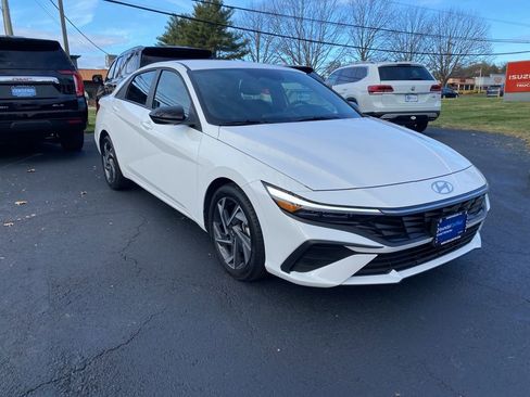 Certified 2025 Hyundai Elantra Sport image 1