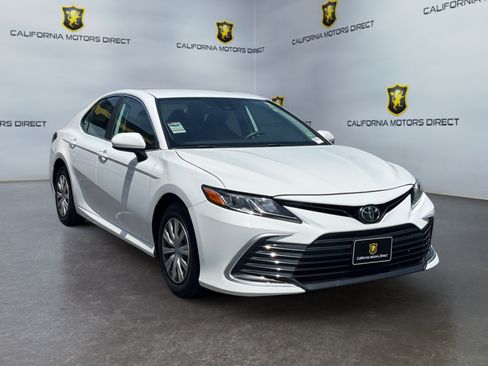 Used 2022 Toyota Camry LE FWD image 7