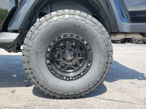 Used 2022 Jeep Gladiator Overland w/ Popular Equipment Package AWD/4WD image 9