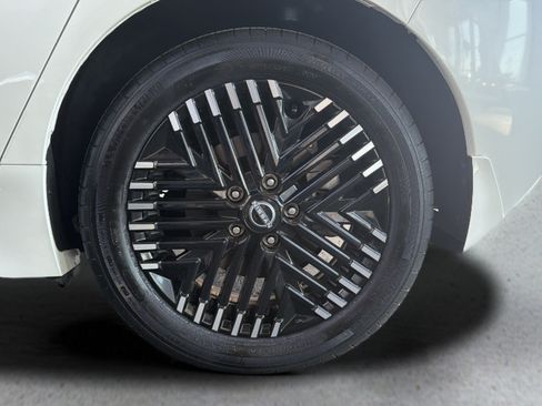 Certified 2025 Nissan Leaf SV Plus FWD image 15