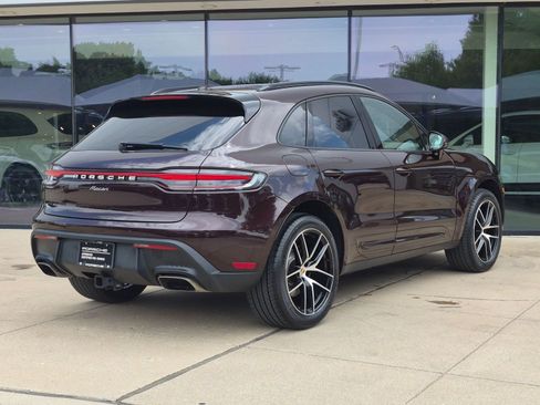 Certified 2024 Porsche Macan AWD/4WD image 9