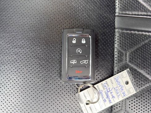 Used 2022 Jeep Grand Wagoneer Series III w/ Rear Seat Video Group 1 AWD/4WD image 43