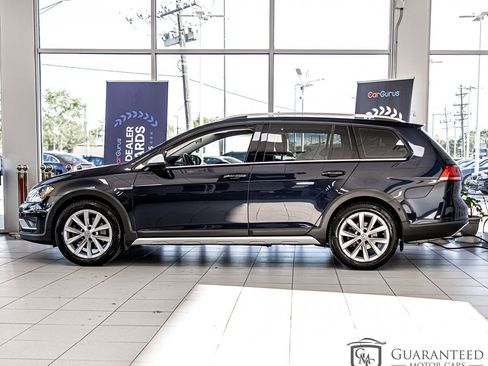 Used 2017 Volkswagen Golf Alltrack AWD/4WD image 6