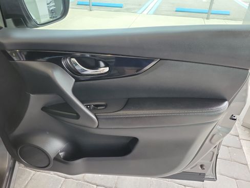 Used 2019 Nissan Rogue Sport SV image 29