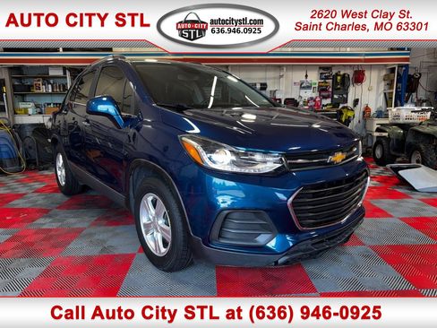 Used 2020 Chevrolet Trax LT w/ LT Convenience Package FWD image 1