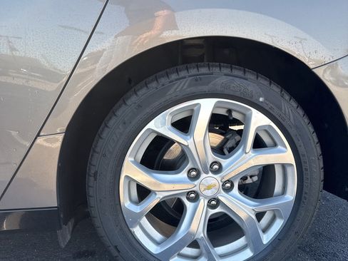 Used 2017 Chevrolet Volt Premier w/ Driver Confidence II Package image 25
