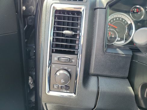 Used 2013 RAM 1500 Laramie w/ Convenience Group AWD/4WD image 19