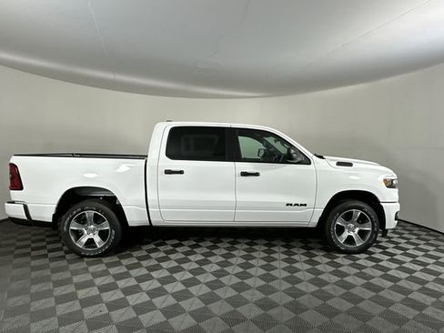 New 2026 RAM 1500 Express AWD/4WD image 5