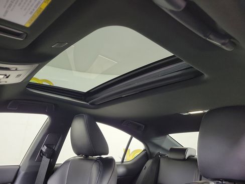 Used 2022 Lexus IS 350 F Sport image 20