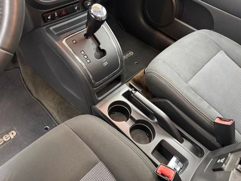 Used 2017 Jeep Patriot Latitude w/ Sun/Sound Group AWD/4WD image 27