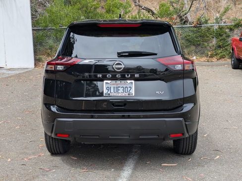 Used 2024 Nissan Rogue SV FWD image 6