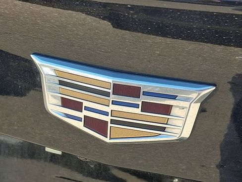 Used 2021 Cadillac XT4 Luxury w/ Cold Weather Package AWD/4WD image 25