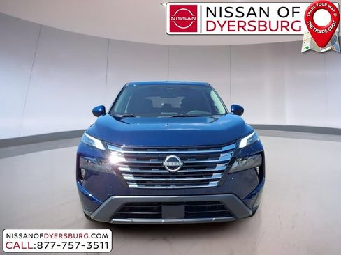 Used 2025 Nissan Rogue SV FWD image 8
