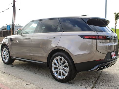 Used 2023 Land Rover Range Rover Sport SE AWD/4WD image 3