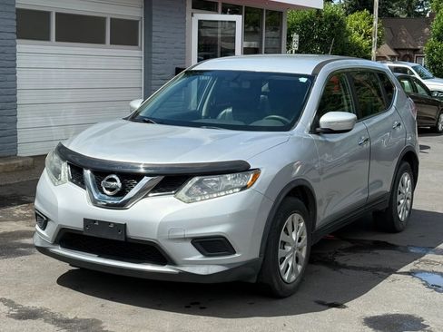 Used 2015 Nissan Rogue S FWD image 2