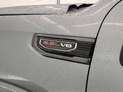 Used 2023 GMC Sierra 1500 AT4 w/ Technology Package image 11