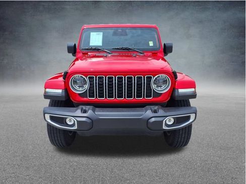 Used 2025 Jeep Wrangler Unlimited Sahara AWD/4WD image 2