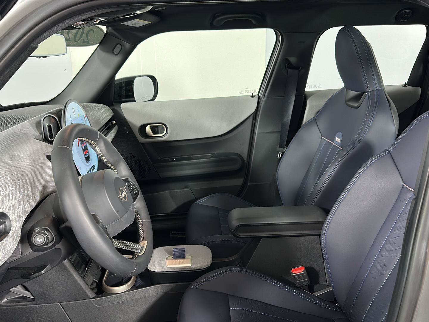 Used 2026 MINI Cooper 2-Door Hardtop FWD image 29