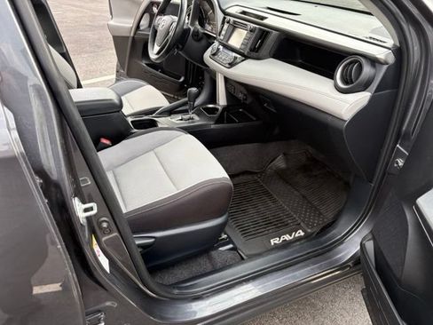 Used 2018 Toyota RAV4 XLE AWD/4WD image 35