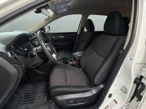 Used 2020 Nissan Rogue SV FWD image 19