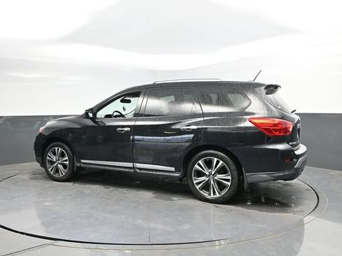 Used 2017 Nissan Pathfinder Platinum w/ Family Entertainment Package AWD/4WD image 8