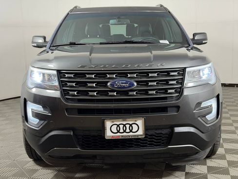 Used 2017 Ford Explorer XLT w/ Equipment Group 202A AWD/4WD image 6