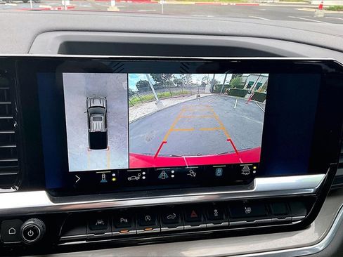 Used 2022 Chevrolet Silverado 1500 High Country w/ High Country Premium Package image 10