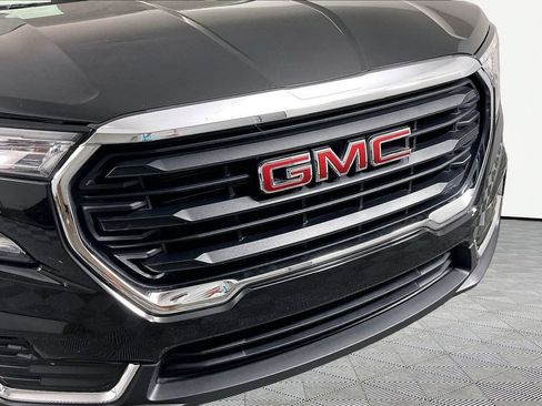 Used 2024 GMC Terrain SLE FWD image 25