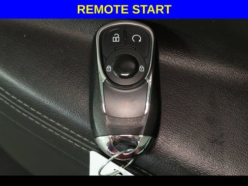 Used 2018 Buick Encore Essence FWD image 9