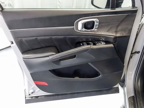 Used 2024 Kia Sorento SX image 29