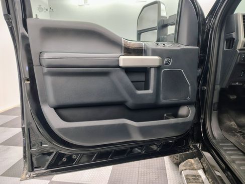 Used 2022 Ford F250 Lariat w/ Chrome Package image 10