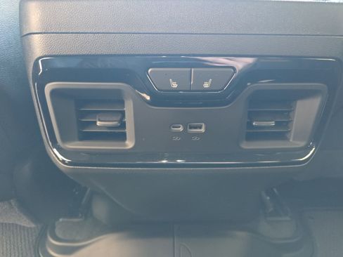 Used 2025 GMC Sierra 1500 AT4 w/ AT4 Premium Package image 33