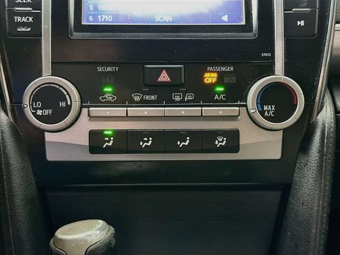Used 2012 Toyota Camry SE FWD image 17