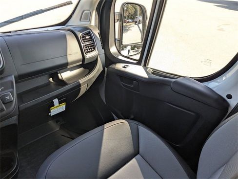 New 2026 RAM ProMaster 2500 w/ Quick Order Package 22G SLT image 17
