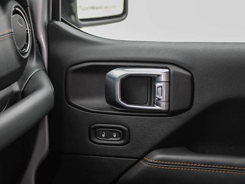 Used 2022 Jeep Wrangler Unlimited Sahara image 21