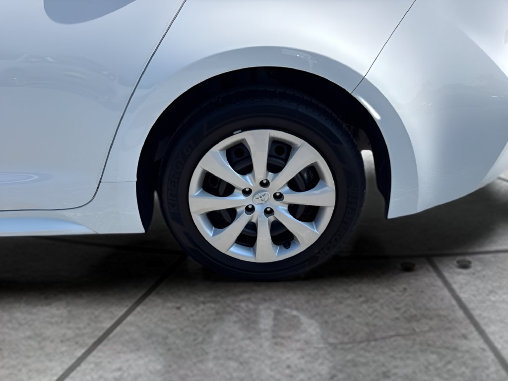 Used 2025 Toyota Corolla LE w/ Convenience Package FWD image 25