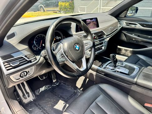 Used 2019 BMW 740i w/ M Sport Package RWD image 17