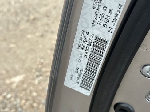 Used 2016 Dodge Challenger R/T Scat Pack w/ Leather Interior Group image 28