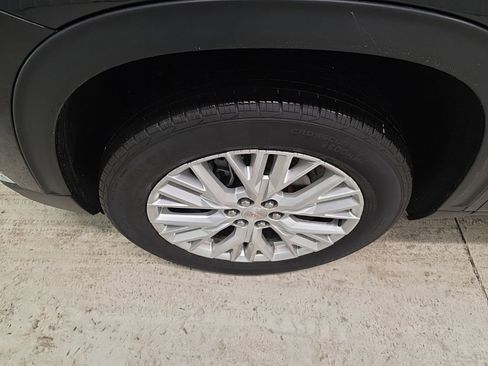 Used 2024 GMC Acadia Elevation image 2