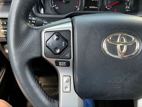 Used 2020 Toyota 4Runner SR5 Premium image 16