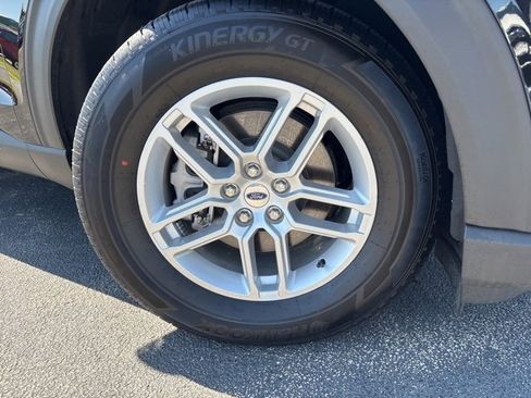 Certified 2025 Ford Explorer Active image 2